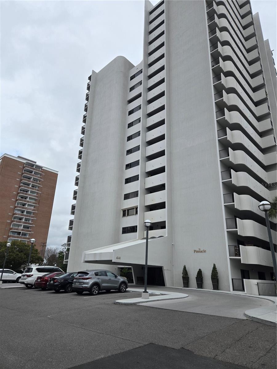 THE PINNACLE APTS A CONDO - Residential Lease