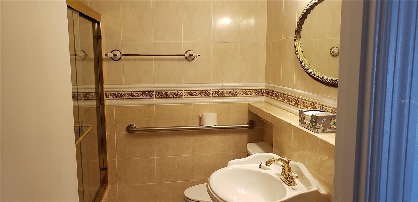 THE PINNACLE APTS A CONDO - Residential Lease