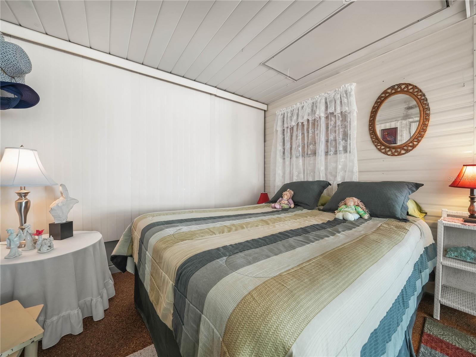 SADDLEBAG LAKE - Residential