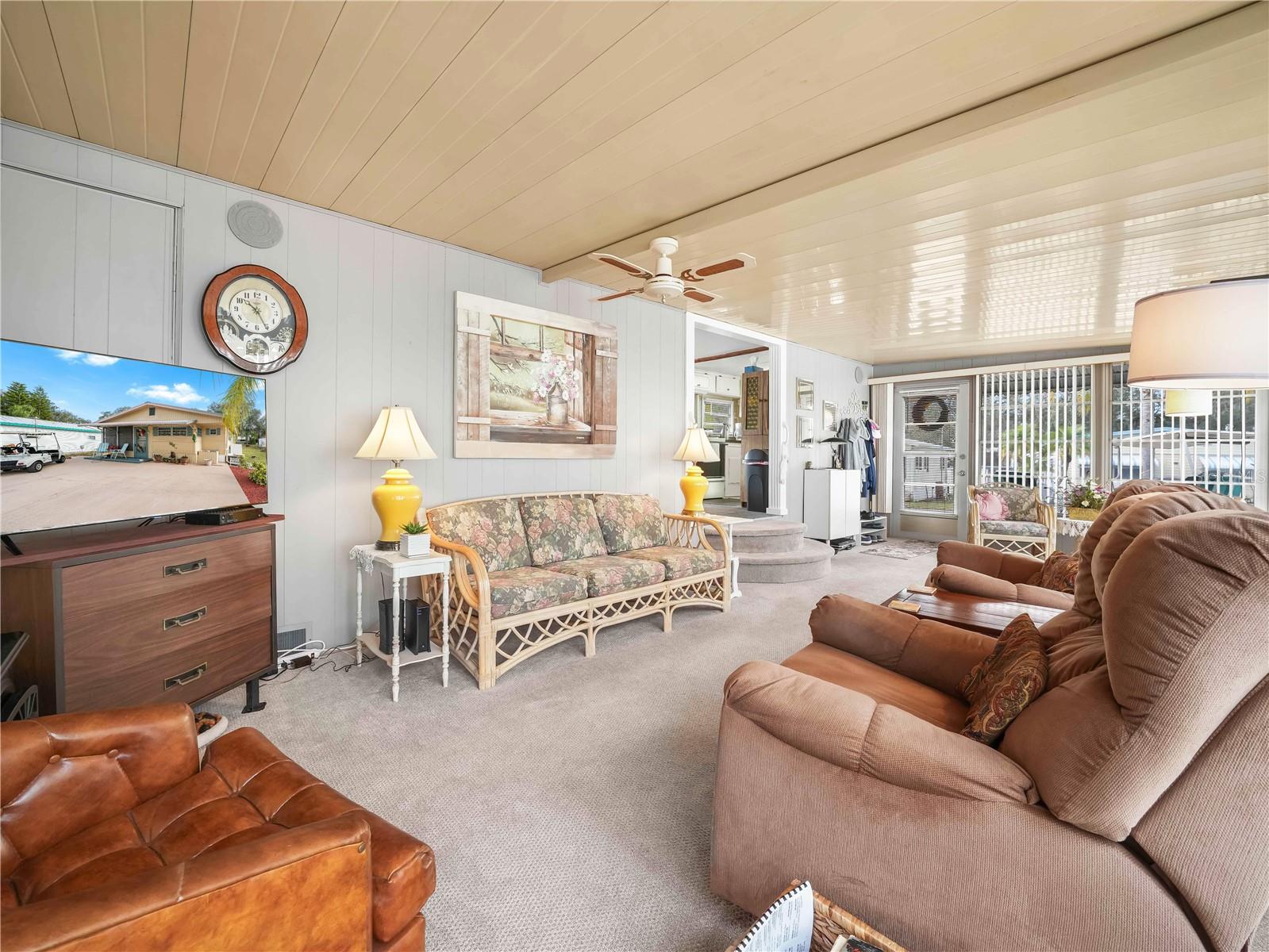 SADDLEBAG LAKE - Residential