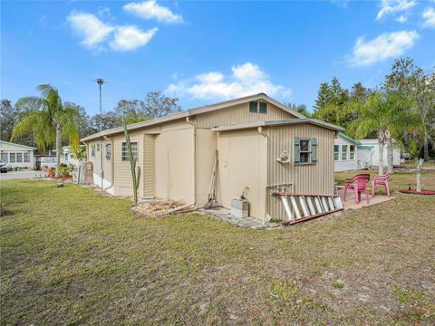 A home in LAKE WALES