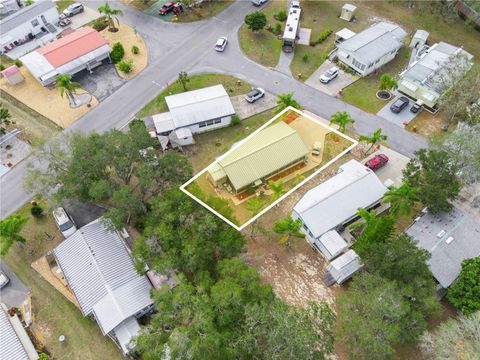 A home in LAKE WALES