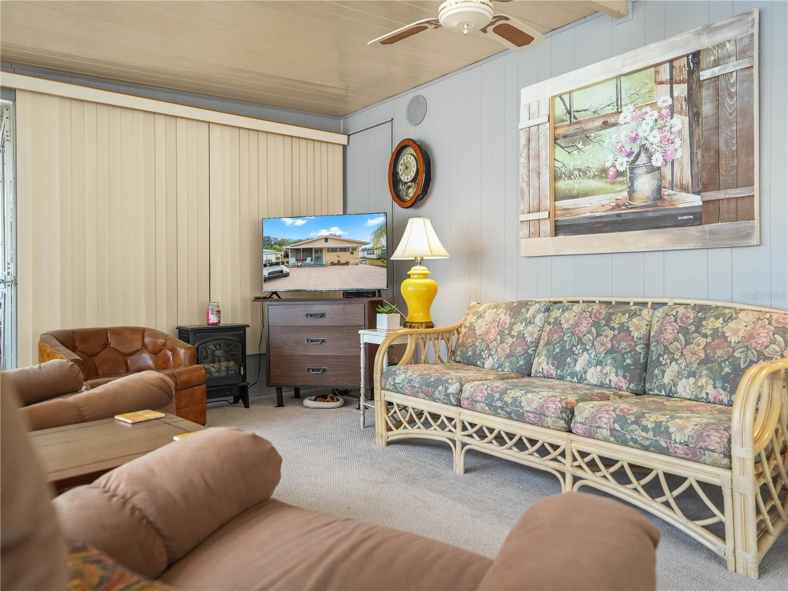 SADDLEBAG LAKE - Residential