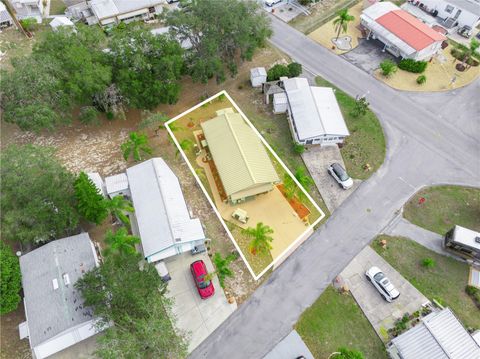 A home in LAKE WALES