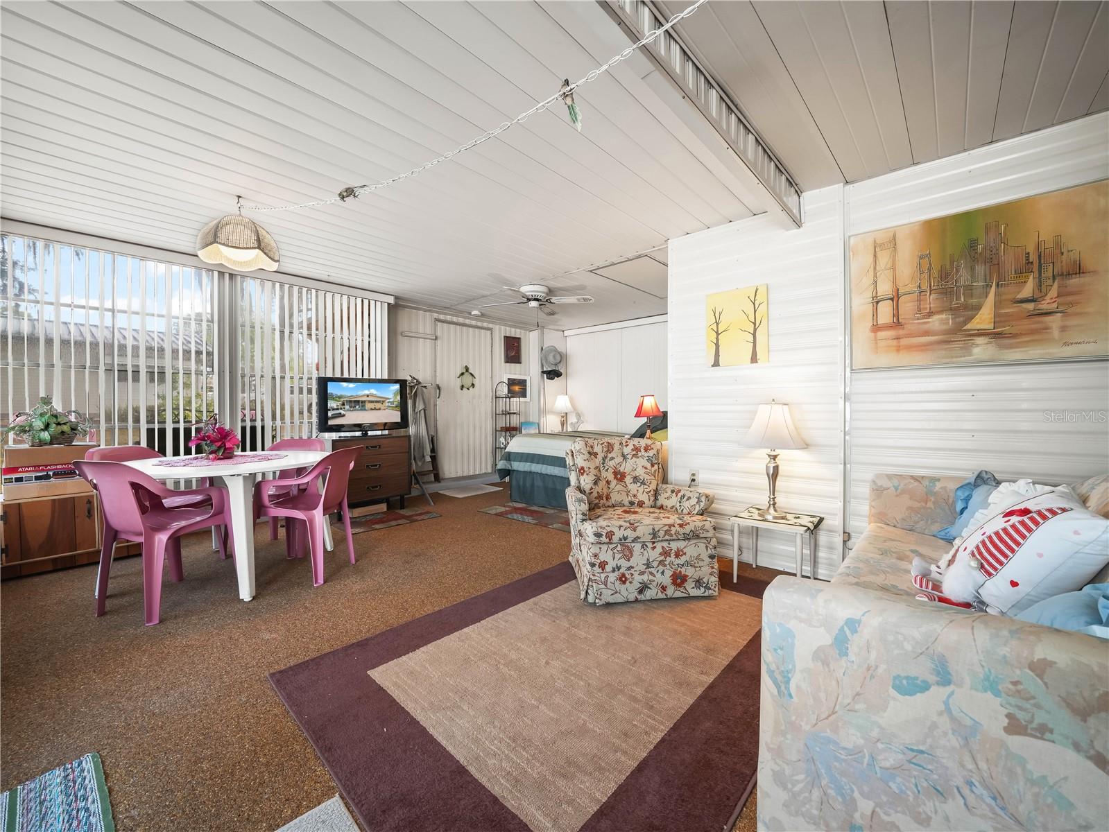 SADDLEBAG LAKE - Residential