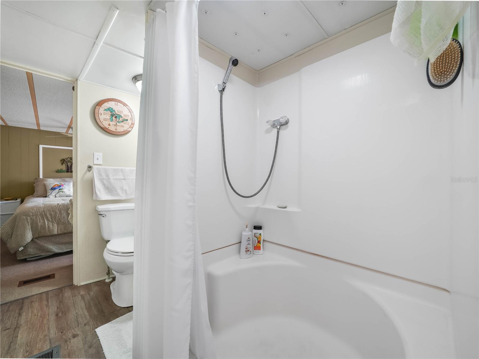 SADDLEBAG LAKE - Residential