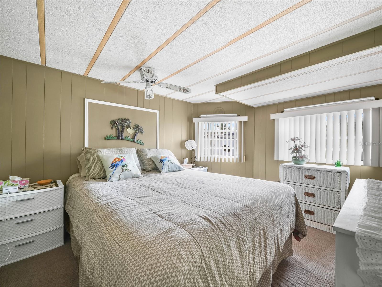 SADDLEBAG LAKE - Residential