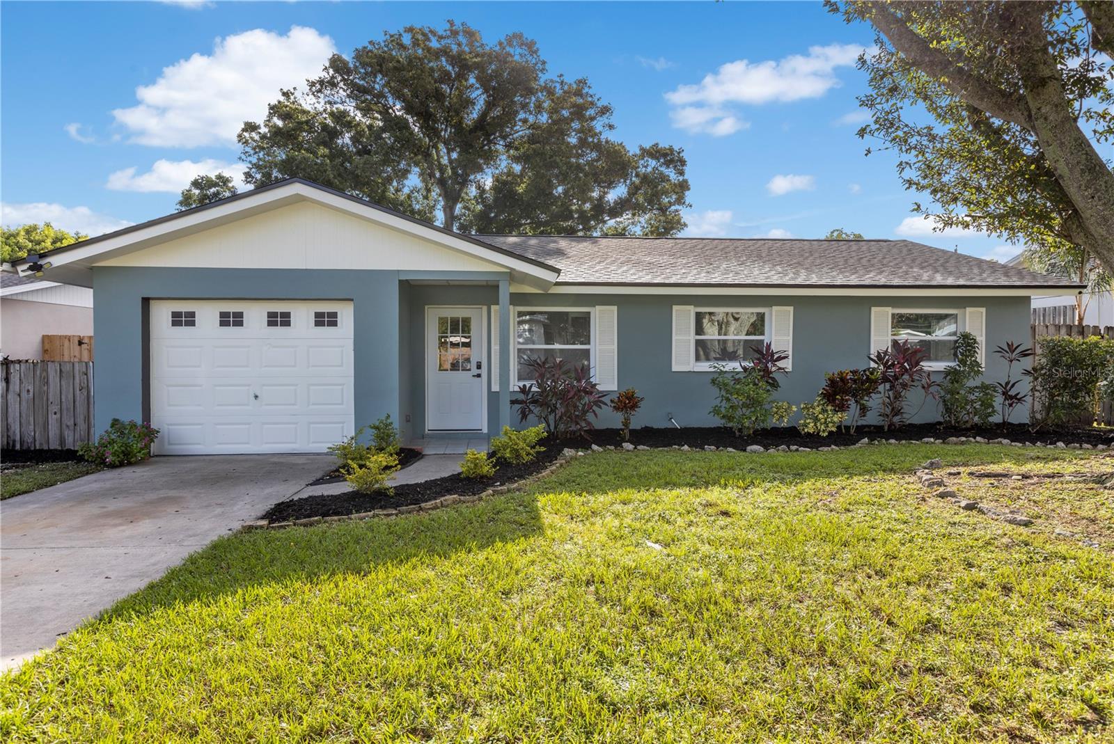 Modern & Move-in Ready Clearwater Home in Prime Location. This 4-bedroom, 2-bathroom single-family home in Clearwater offers stylish living in a sought-after location. Thoughtfully designed, the open floor plan highlights a stunning kitchen with stainless steel appliances, quartz countertops, and modern cabinetry, creating the perfect space for both everyday living and entertaining. The spacious living and dining areas flow seamlessly, while generously sized bedrooms and bathrooms with contemporary finishes provide comfort and convenience. Every detail has been carefully though out, blending modern style with lasting quality to ensure true move-in readiness. Outside, the private yard offers room for gatherings or quiet relaxation under the Florida sun. Ideally situated, you’ll enjoy easy access to Clearwater Beach, Ruth Eckerd Hall, Philippe Park, Westfield Countryside Mall, and more. Commuting is a breeze with quick routes to US-19, SR-60, Tampa International Airport, and downtown Tampa.
Don’t miss your opportunity to own a fully renovated home in one of Clearwater’s most convenient and vibrant areas. Schedule your showing today!