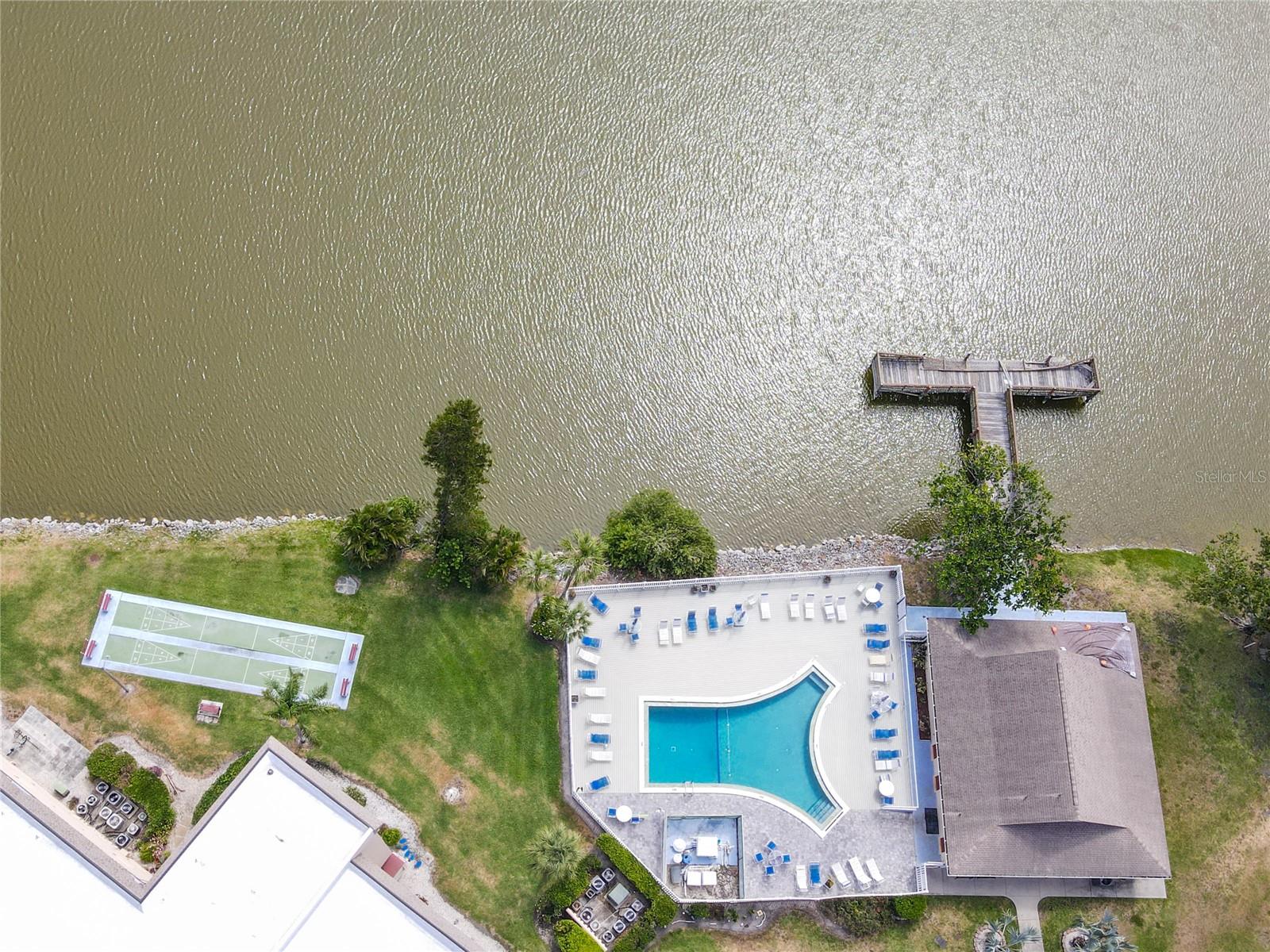 BAYSHORE ON THE LAKE APTS SEC 4 - Residential