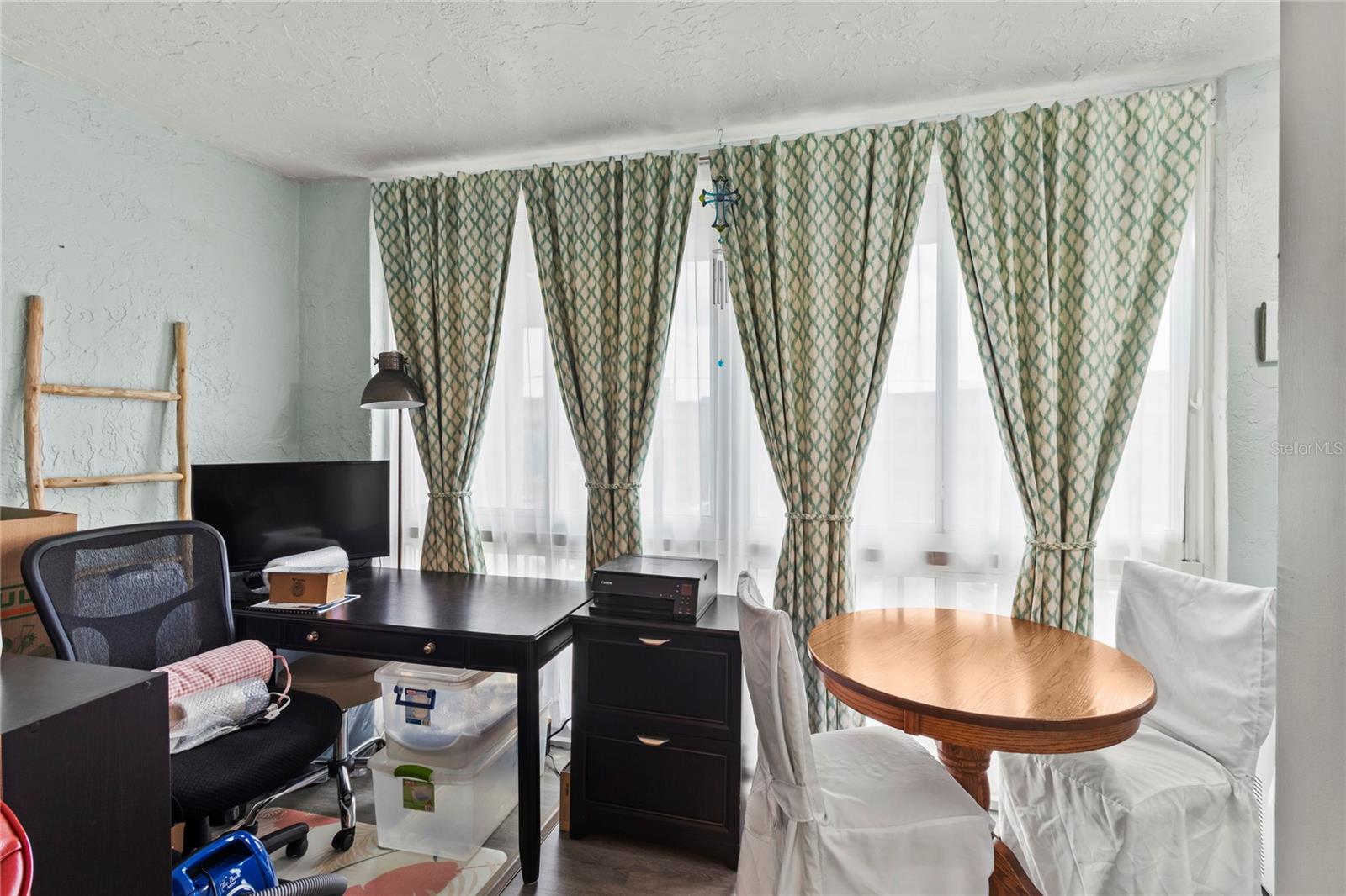 BAYSHORE ON THE LAKE APTS SEC 4 - Residential