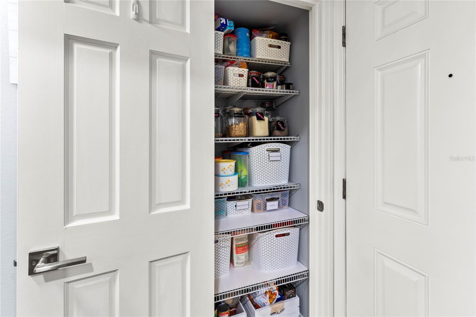 BAYSHORE ON THE LAKE APTS SEC 4 - Residential