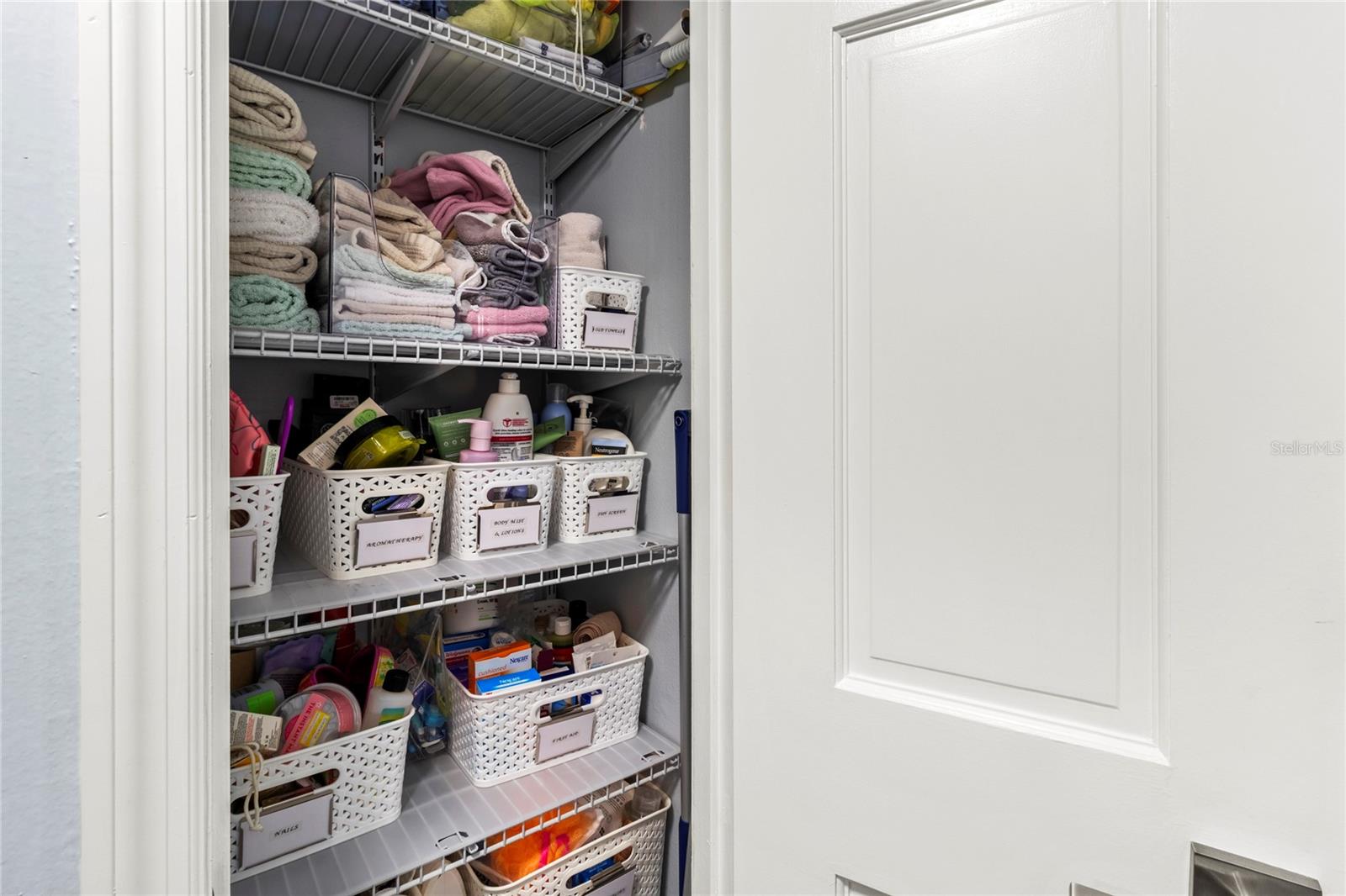 BAYSHORE ON THE LAKE APTS SEC 4 - Residential