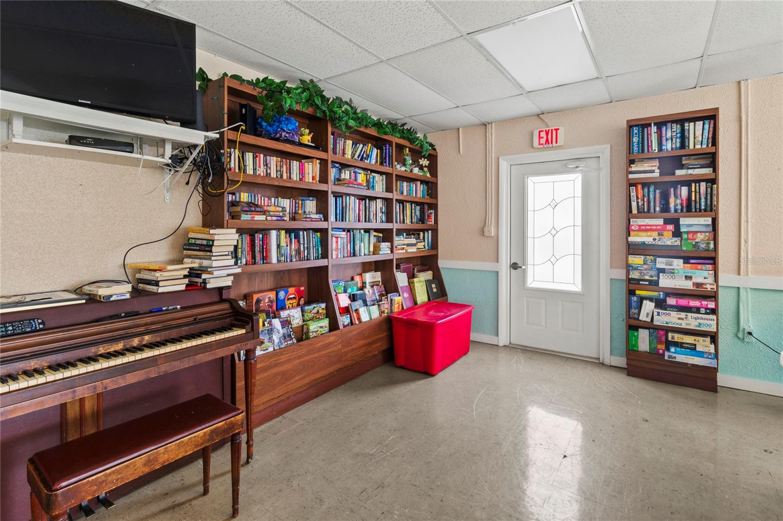 BAYSHORE ON THE LAKE APTS SEC 4 - Residential