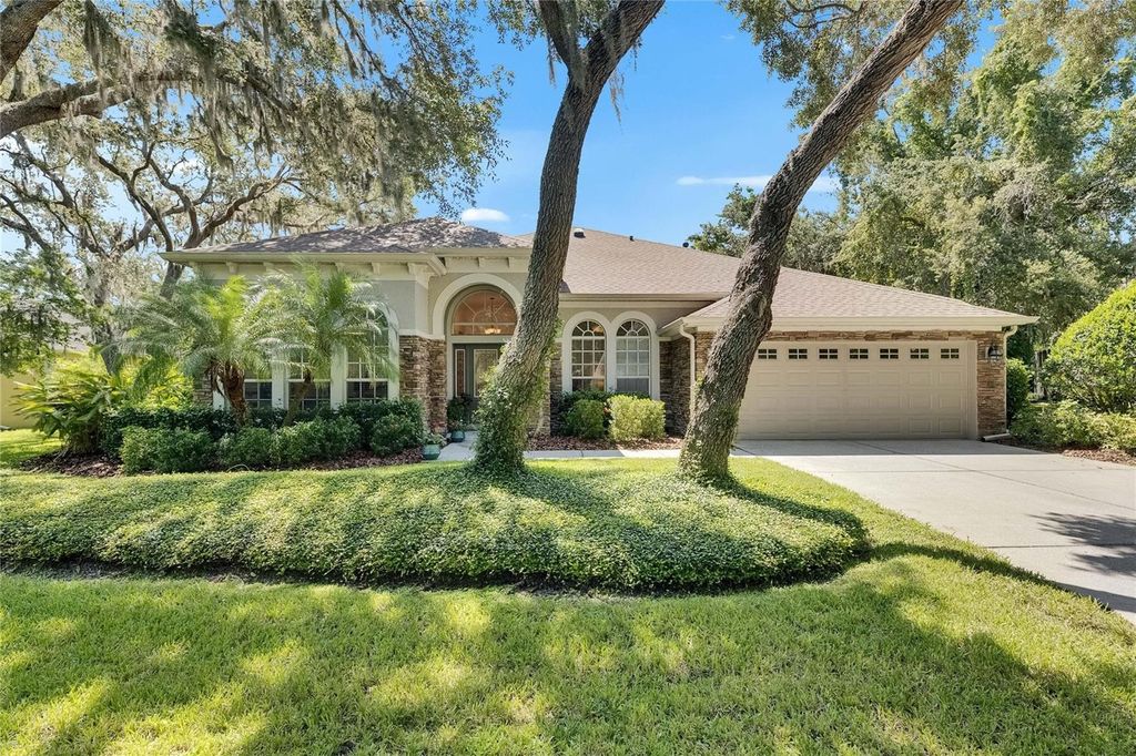 Photo of 5804 Terncrest Drive, Lithia, FL 33547 (MLS # TB8400013)