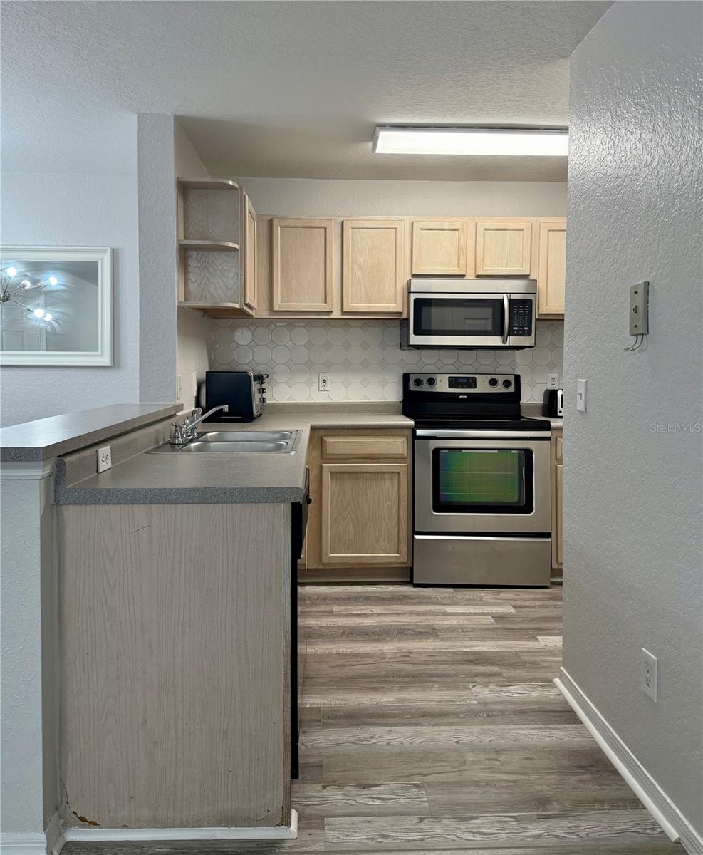 7511 SEURAT STREET 10107