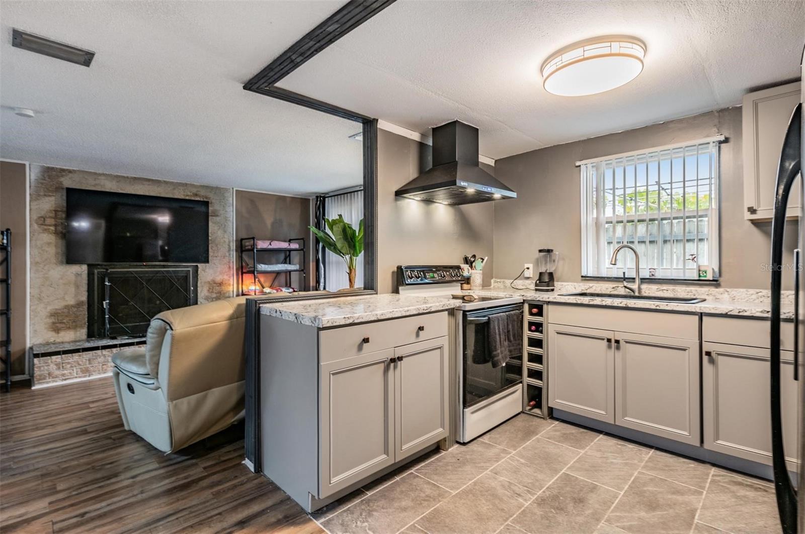 EMBASSY HILLS - Residential