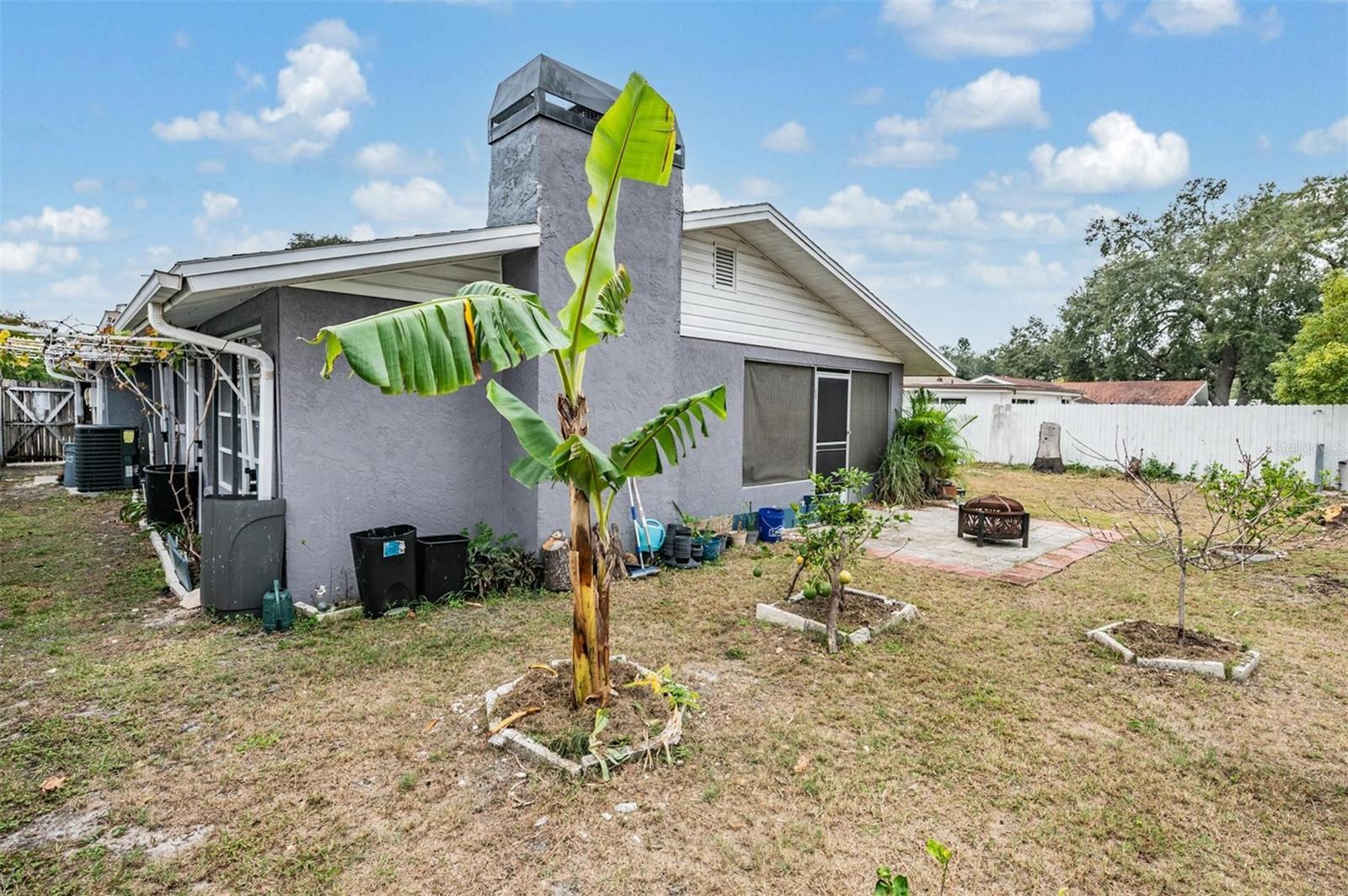 EMBASSY HILLS - Residential