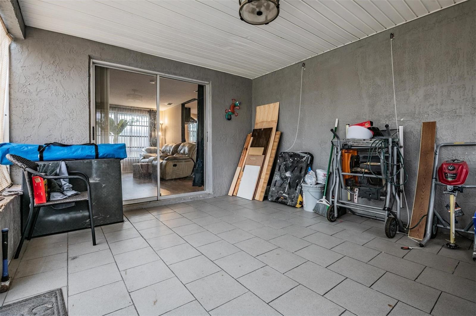 EMBASSY HILLS - Residential