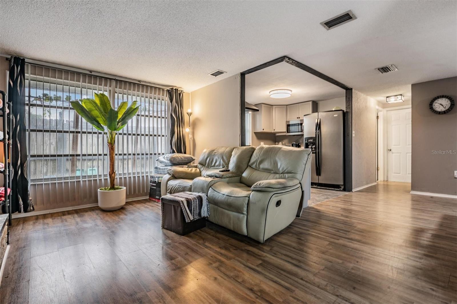 EMBASSY HILLS - Residential