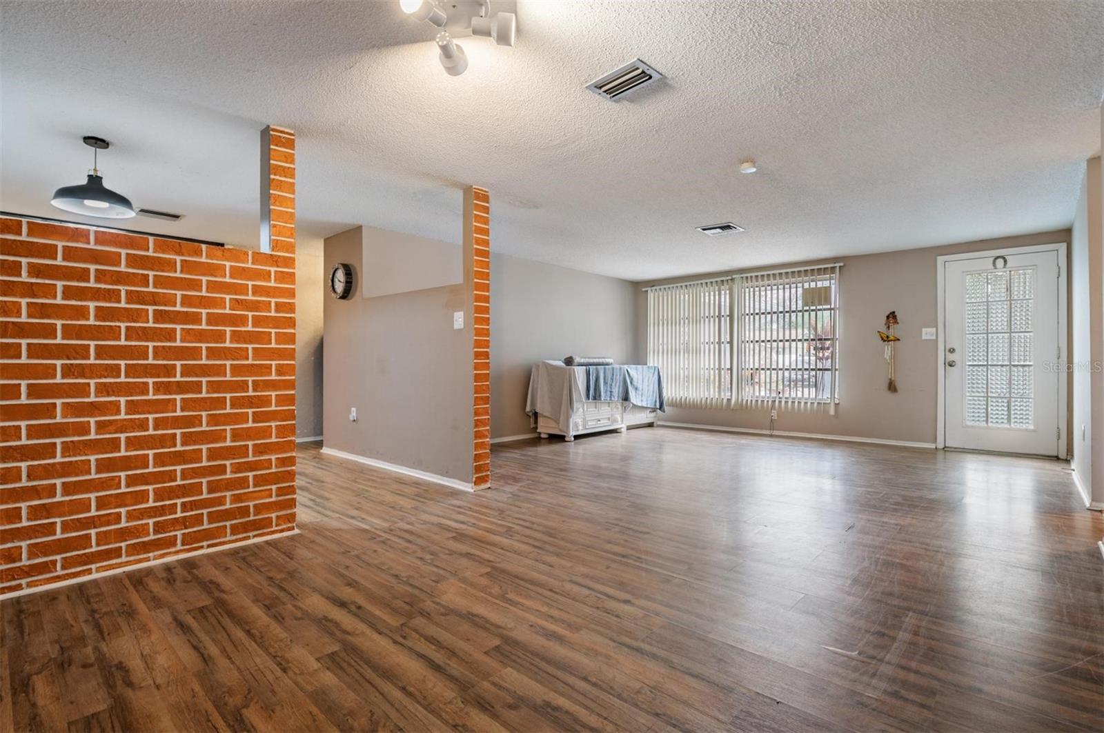 EMBASSY HILLS - Residential