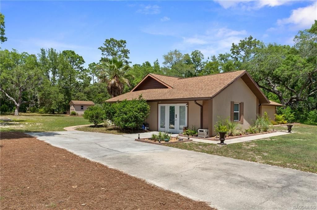 Photo of 807 W National Street, Hernando, FL 34442 (MLS # TB8514776)