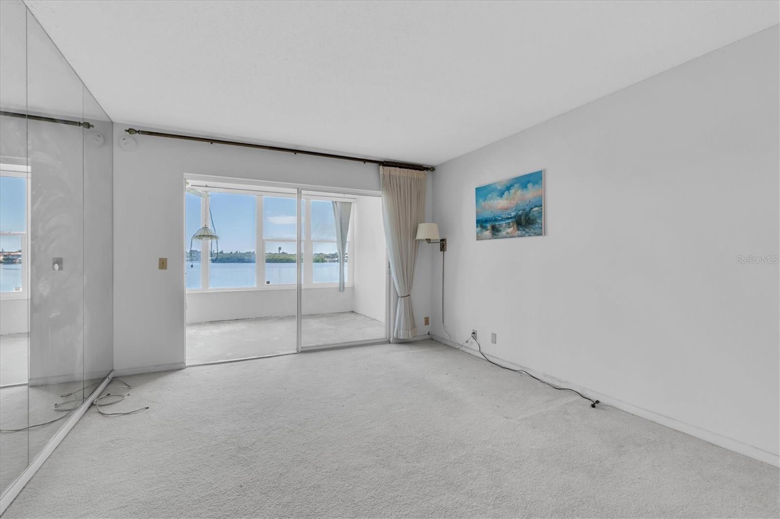 SHORE CREST BLDG - Residential