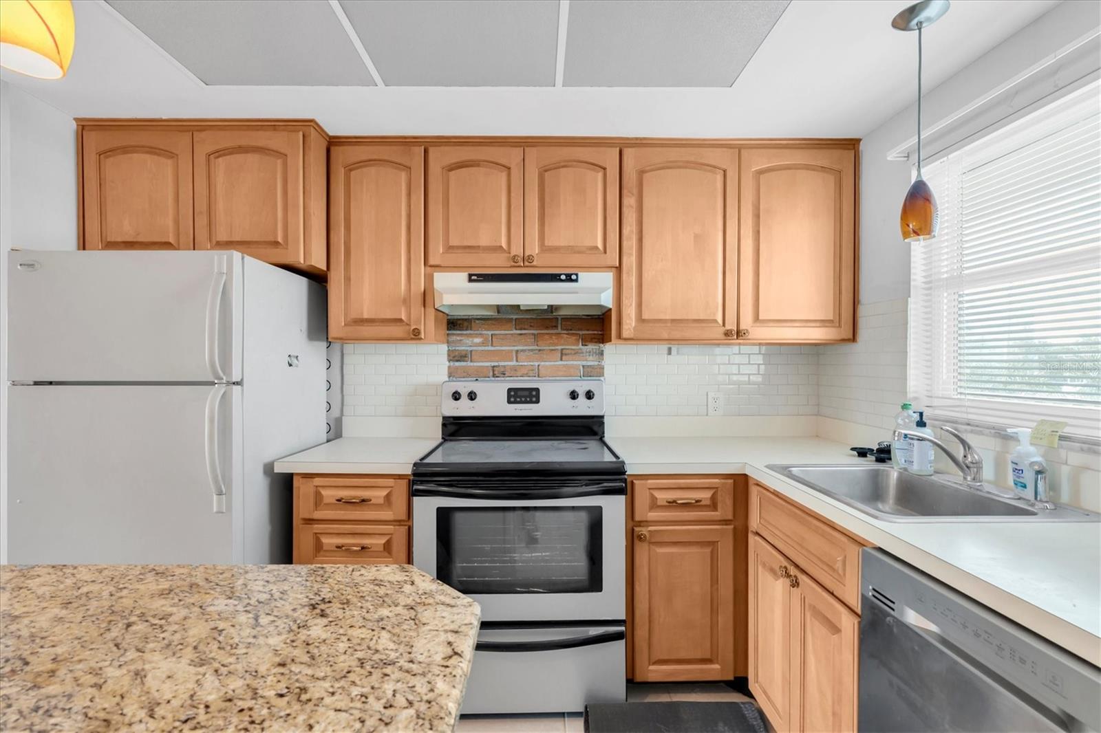 1847 SHORE DRIVE S 202