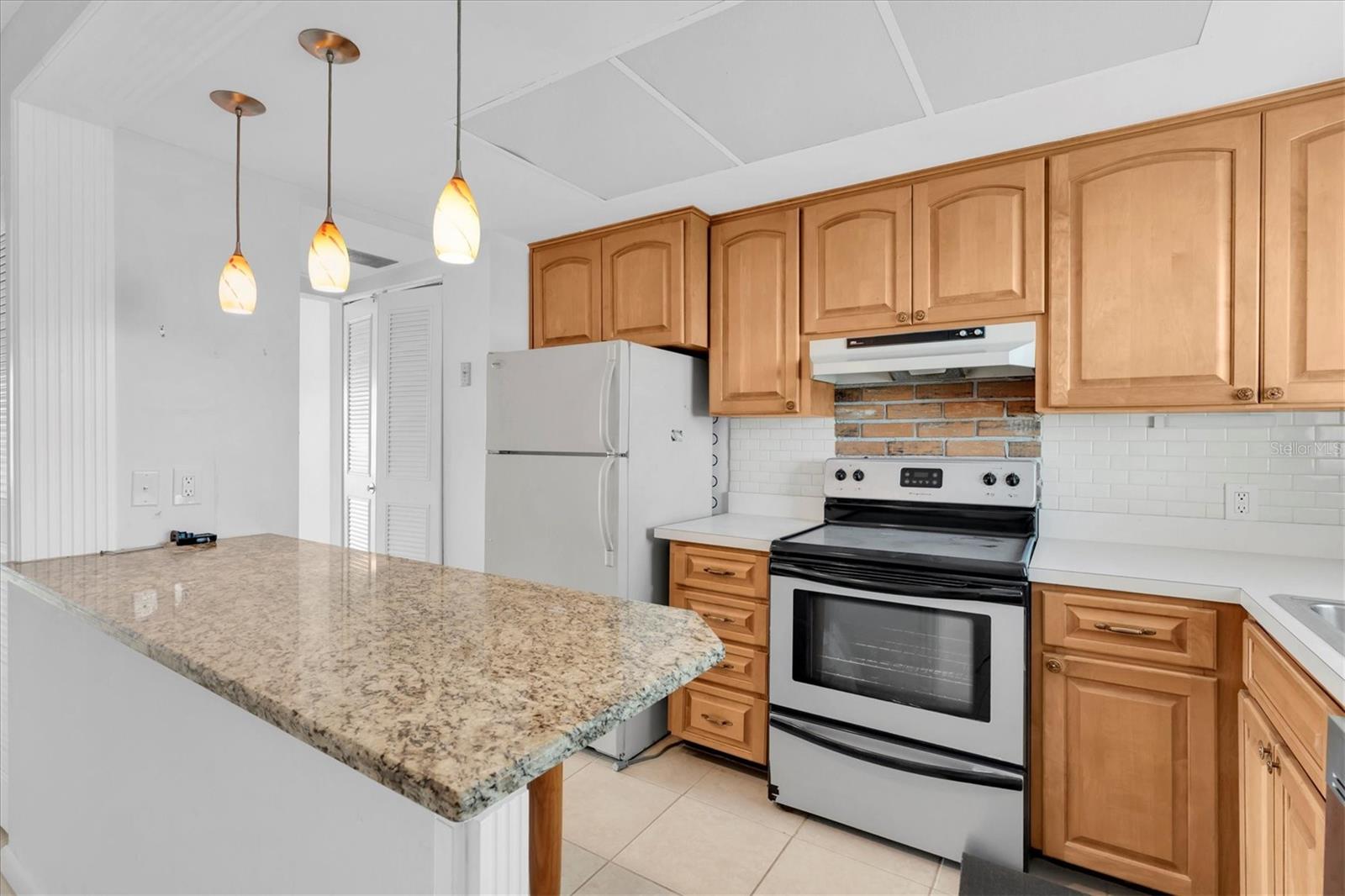 1847 SHORE DRIVE S 202