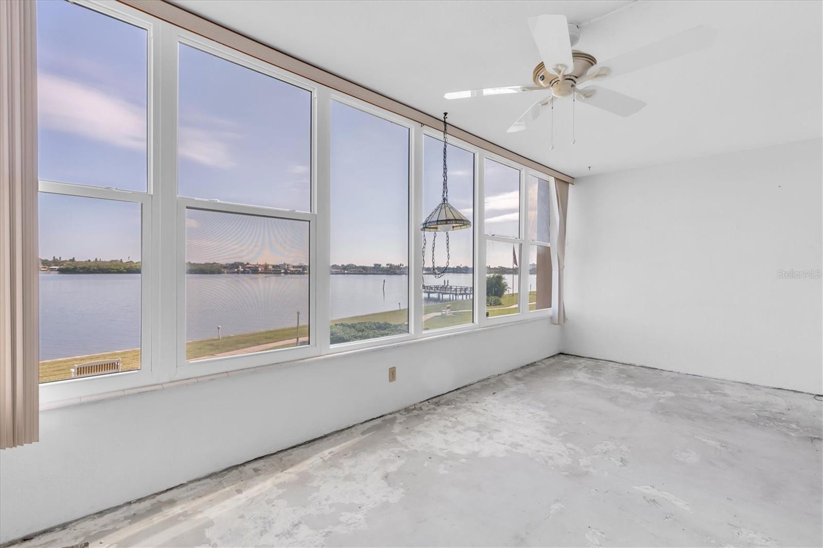 SHORE CREST BLDG - Residential