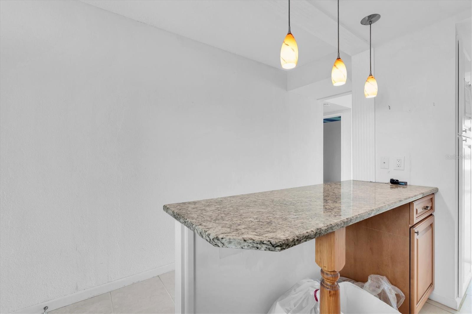 SHORE CREST BLDG - Residential