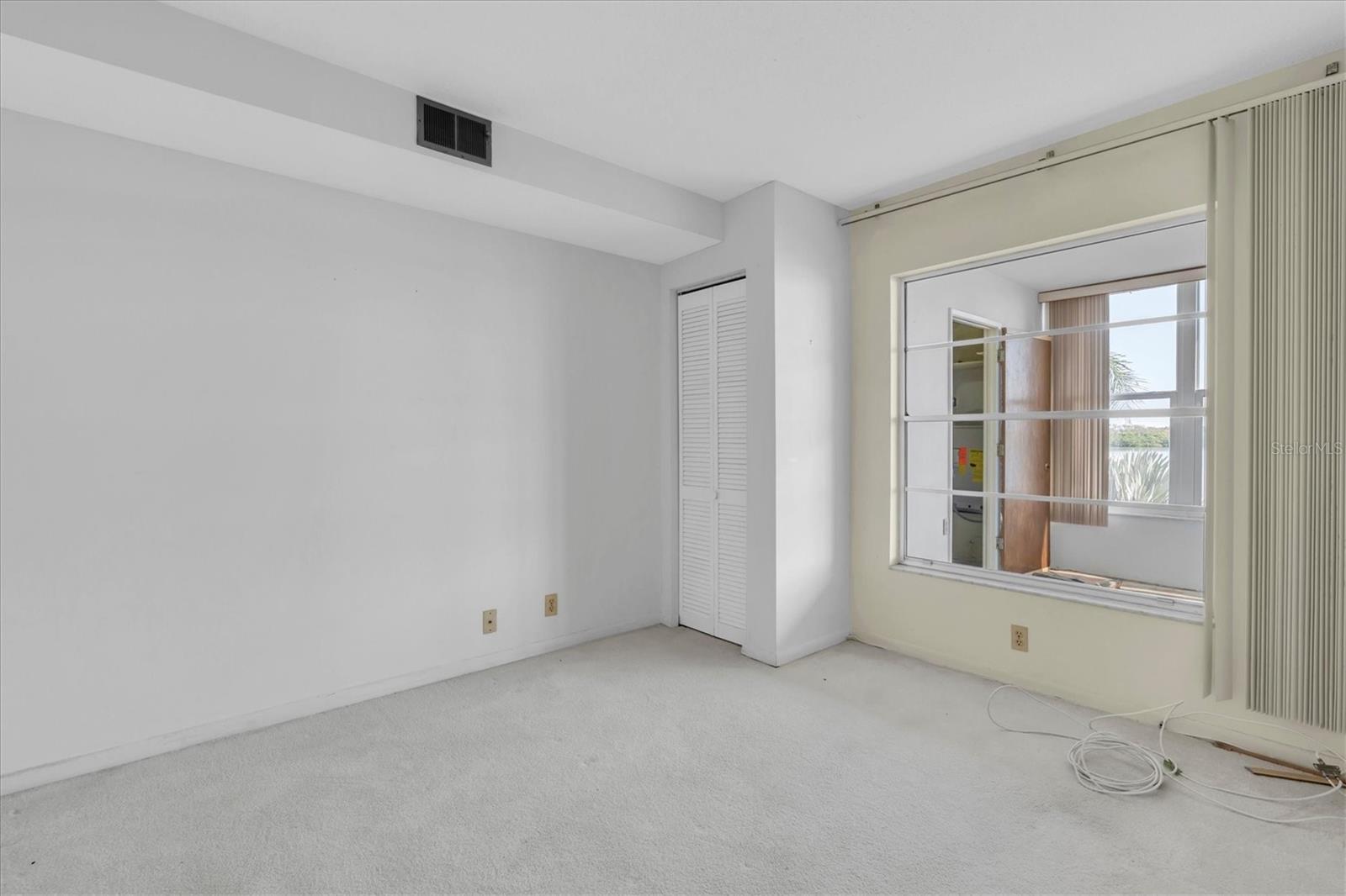 SHORE CREST BLDG - Residential