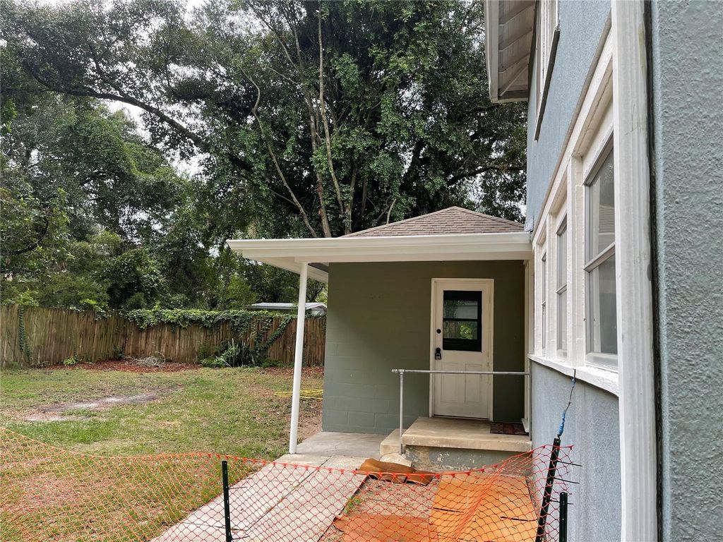 Photo of 434 Avenue C NE, Winter Haven, FL 33881 (MLS # P4935411)