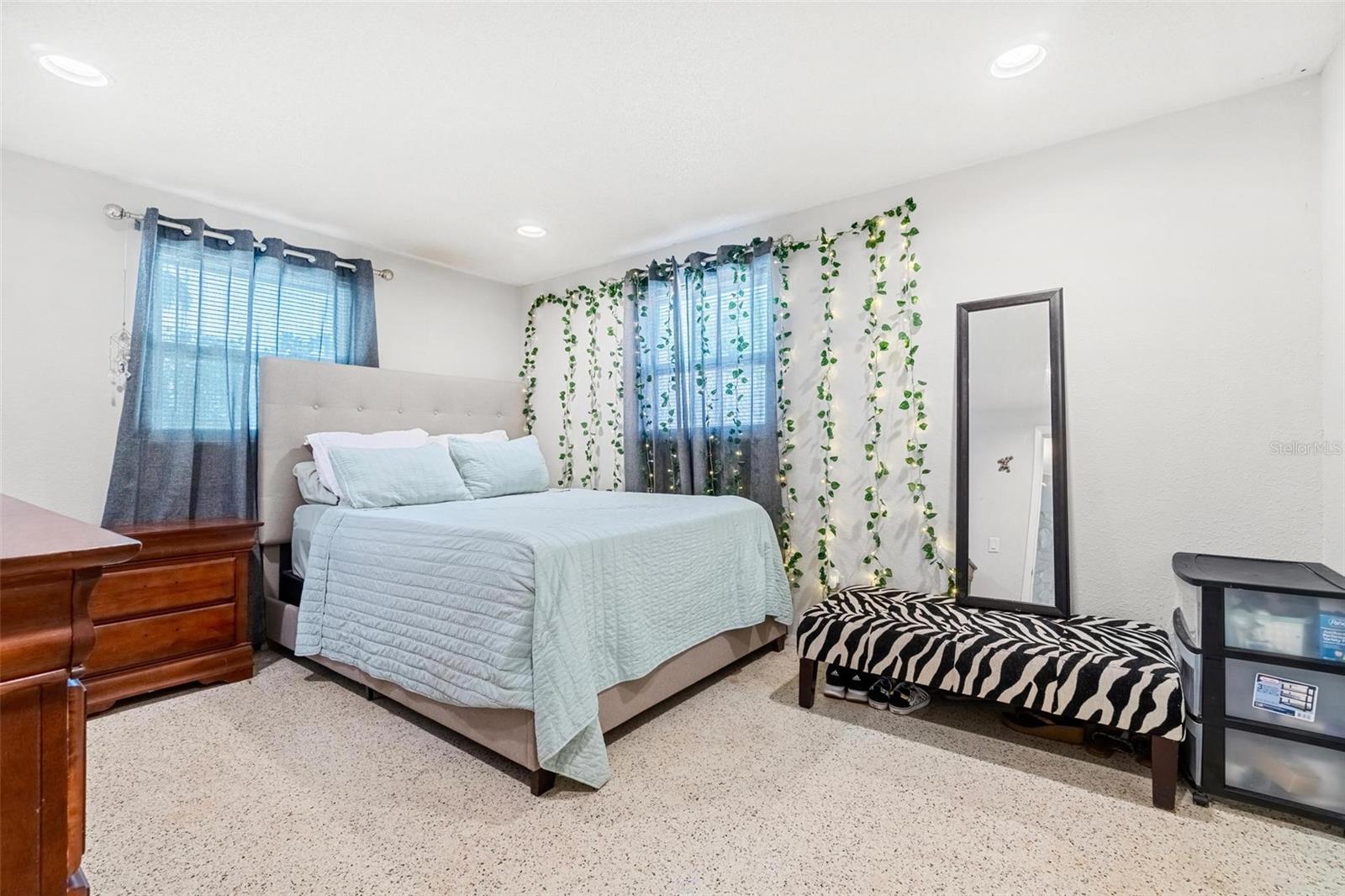 AVONDALE ESTATES - Residential