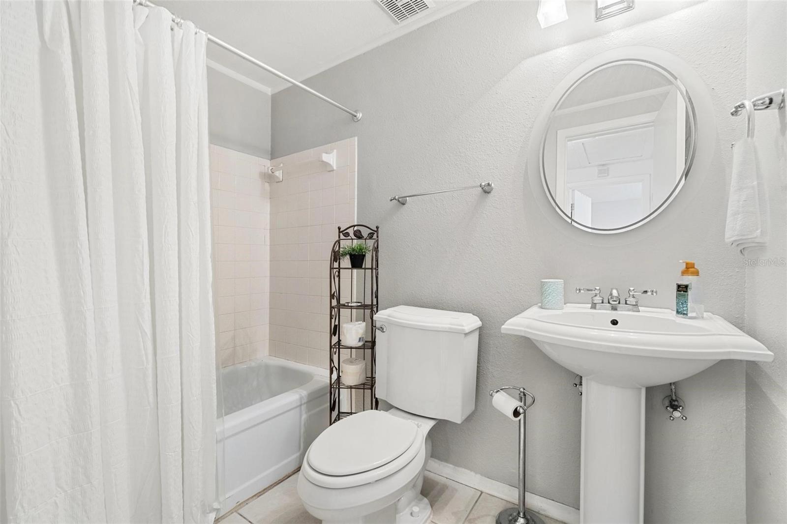 AVONDALE ESTATES - Residential