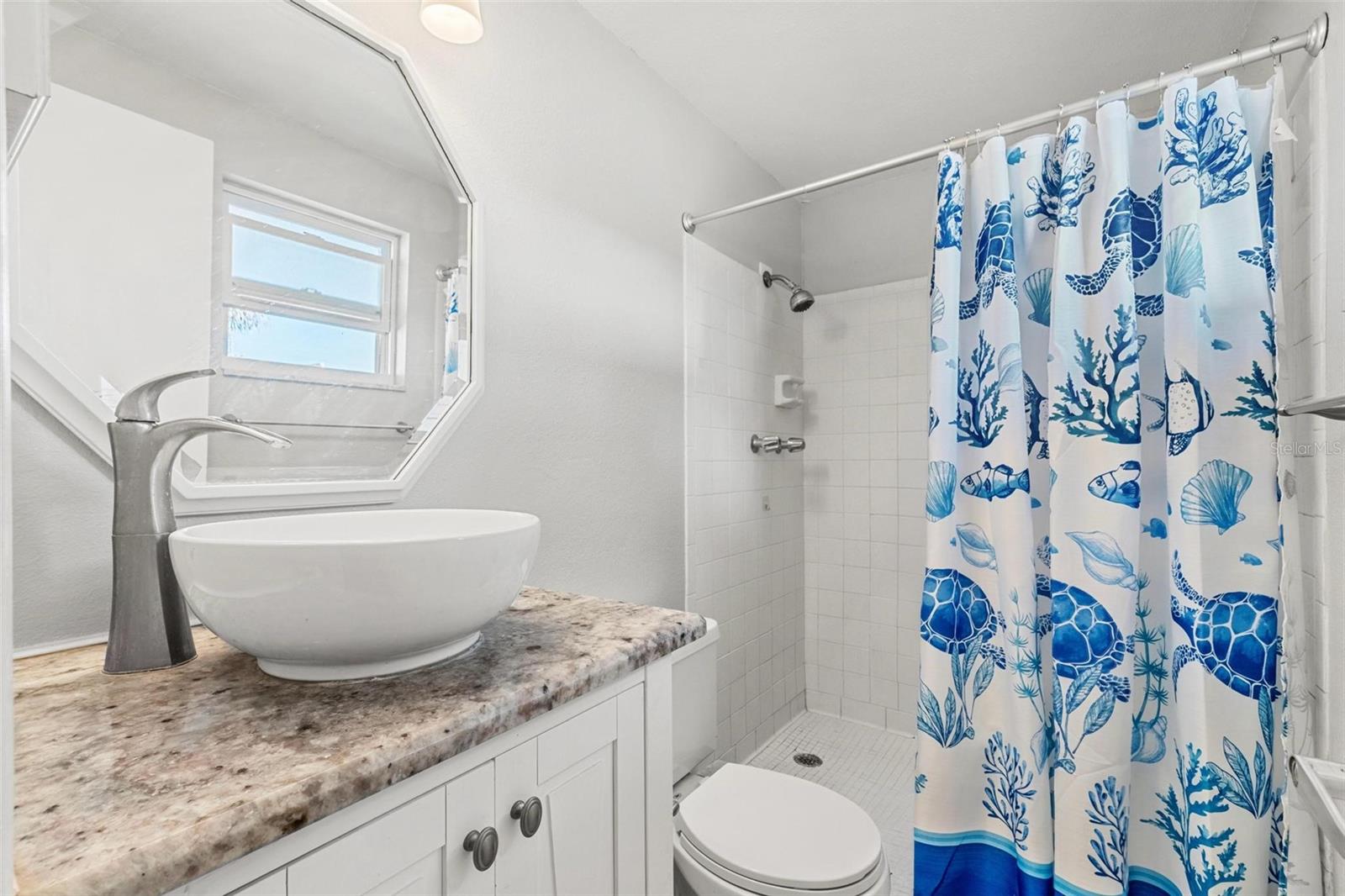 AVONDALE ESTATES - Residential