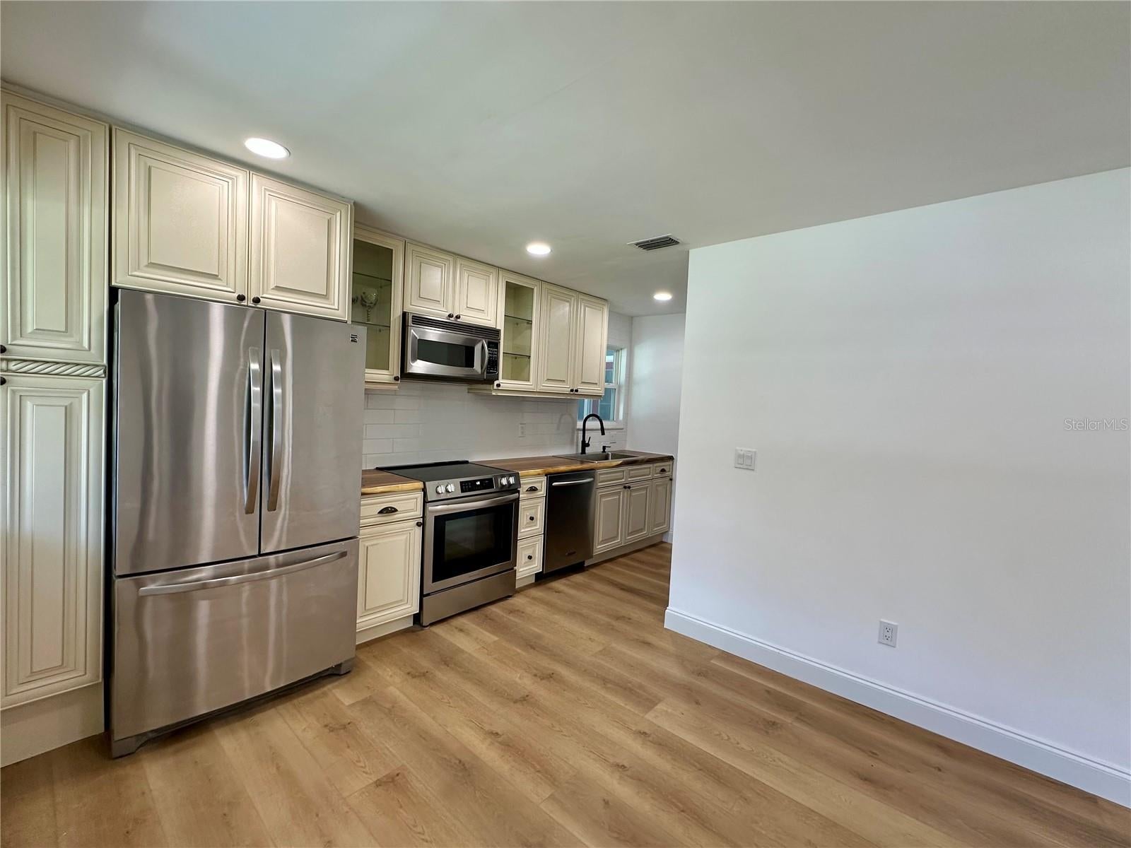 6105 NW 57TH COURT