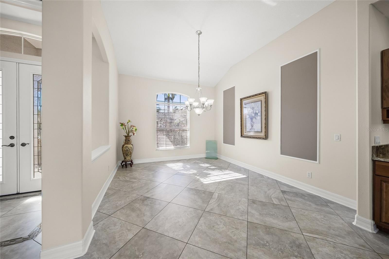 BARTON FARMS, LAUREL LAKES - Residential