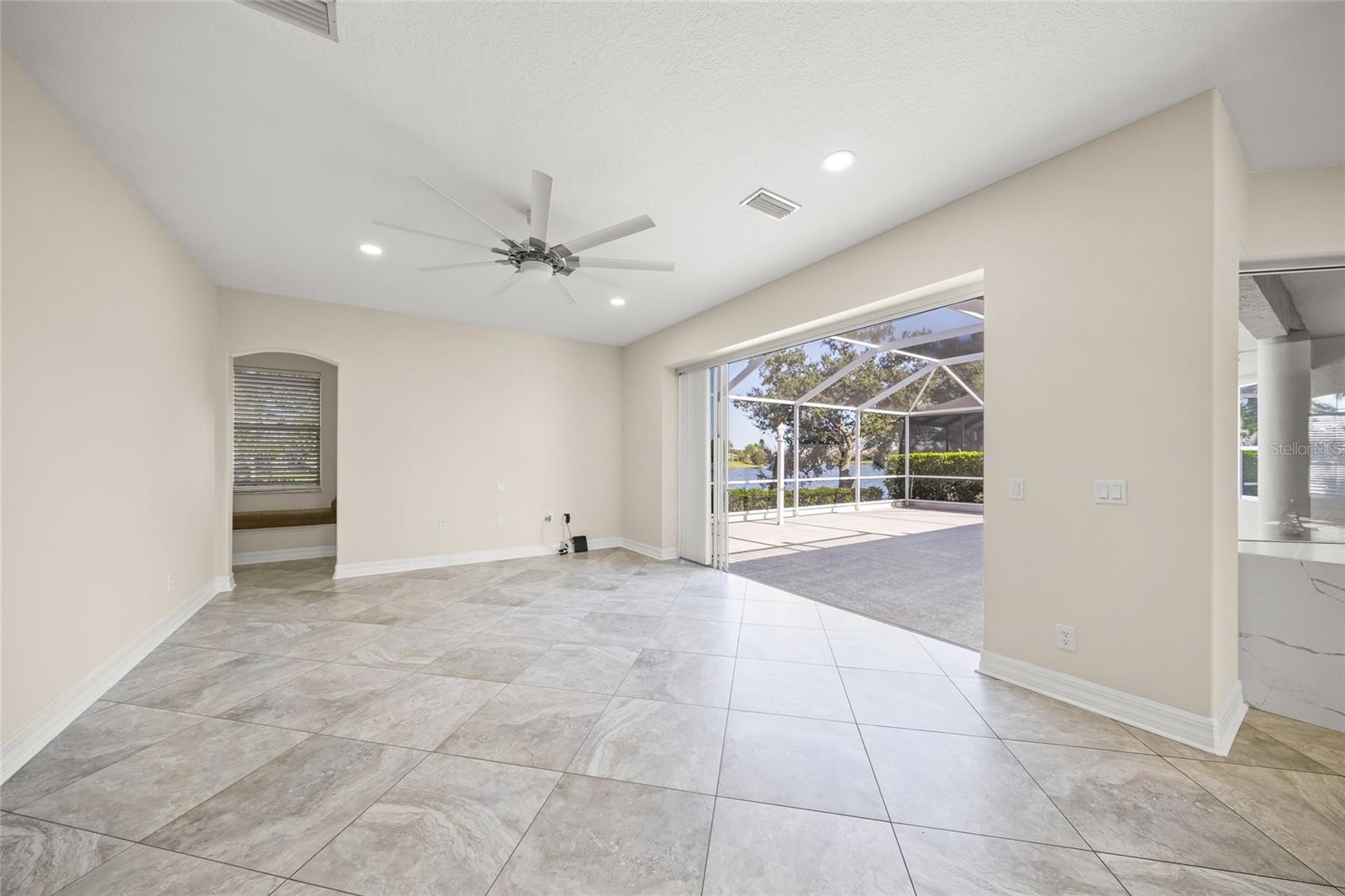 BARTON FARMS, LAUREL LAKES - Residential