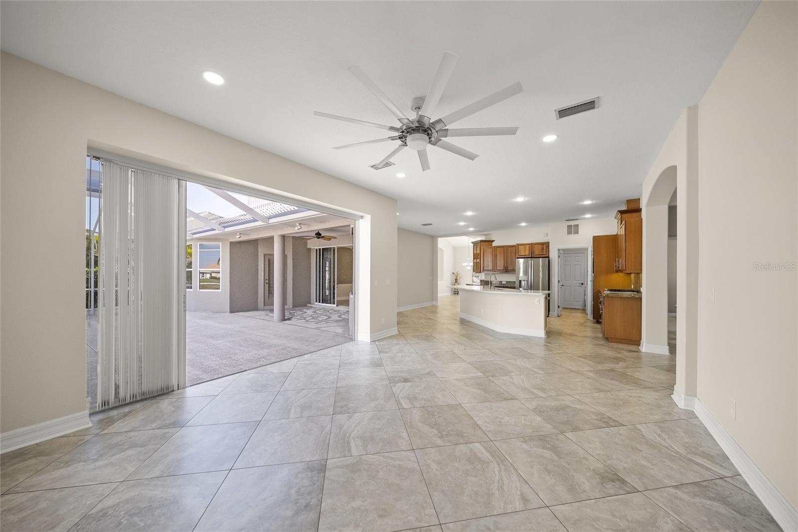 BARTON FARMS, LAUREL LAKES - Residential