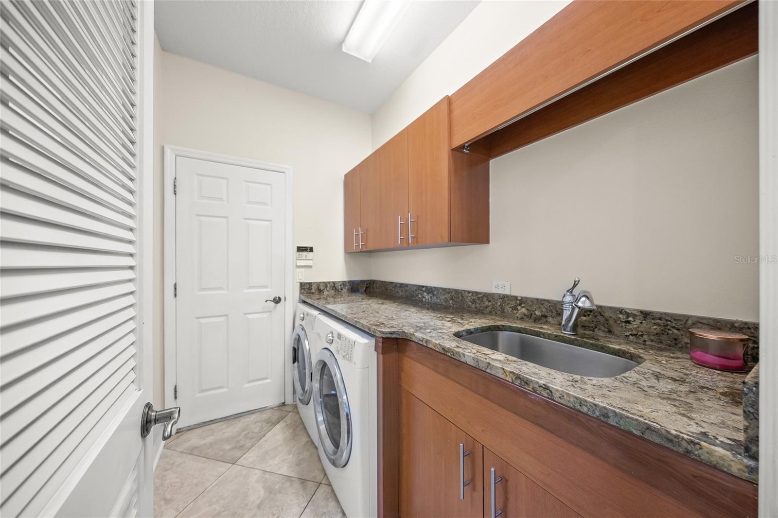 BARTON FARMS, LAUREL LAKES - Residential