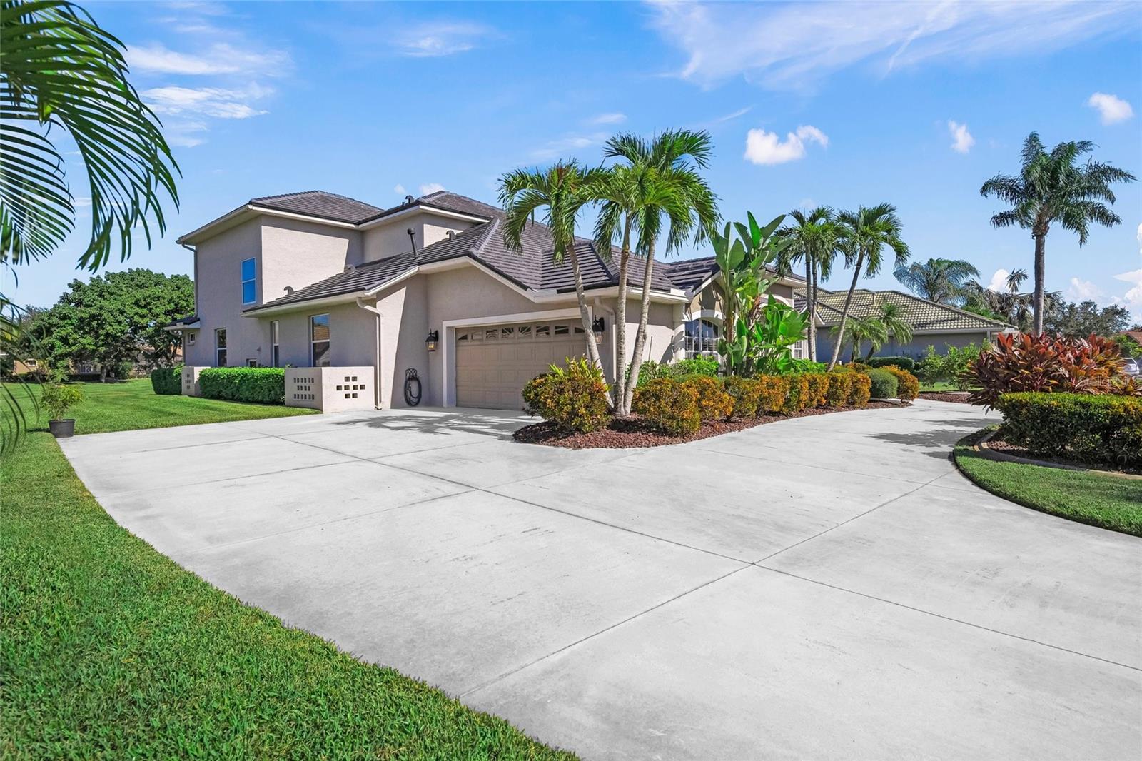 BARTON FARMS, LAUREL LAKES - Residential