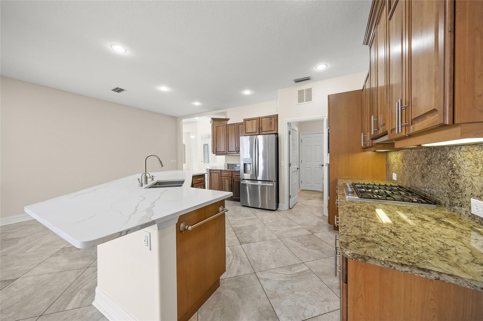 BARTON FARMS, LAUREL LAKES - Residential