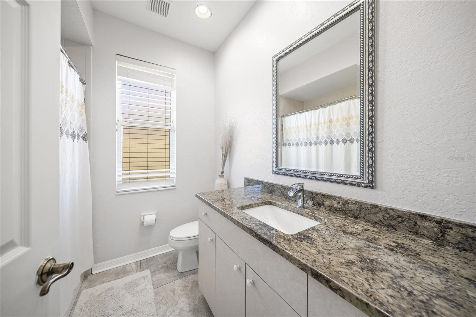 BARTON FARMS, LAUREL LAKES - Residential