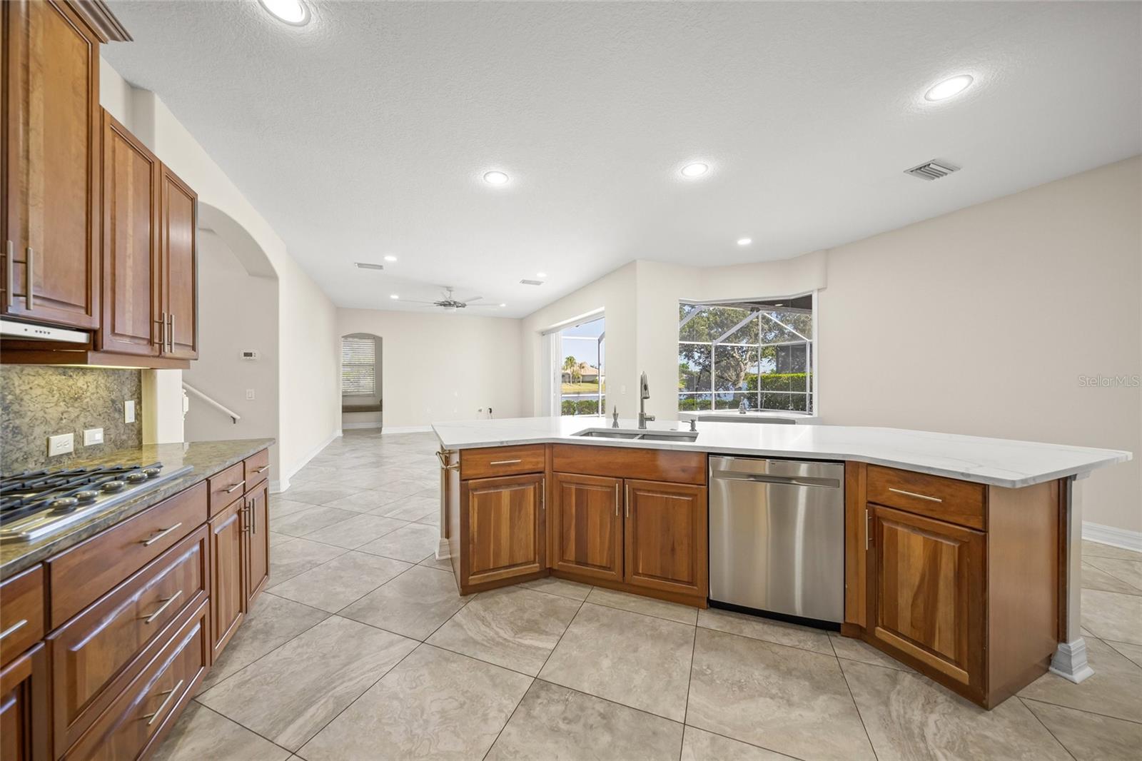 BARTON FARMS, LAUREL LAKES - Residential