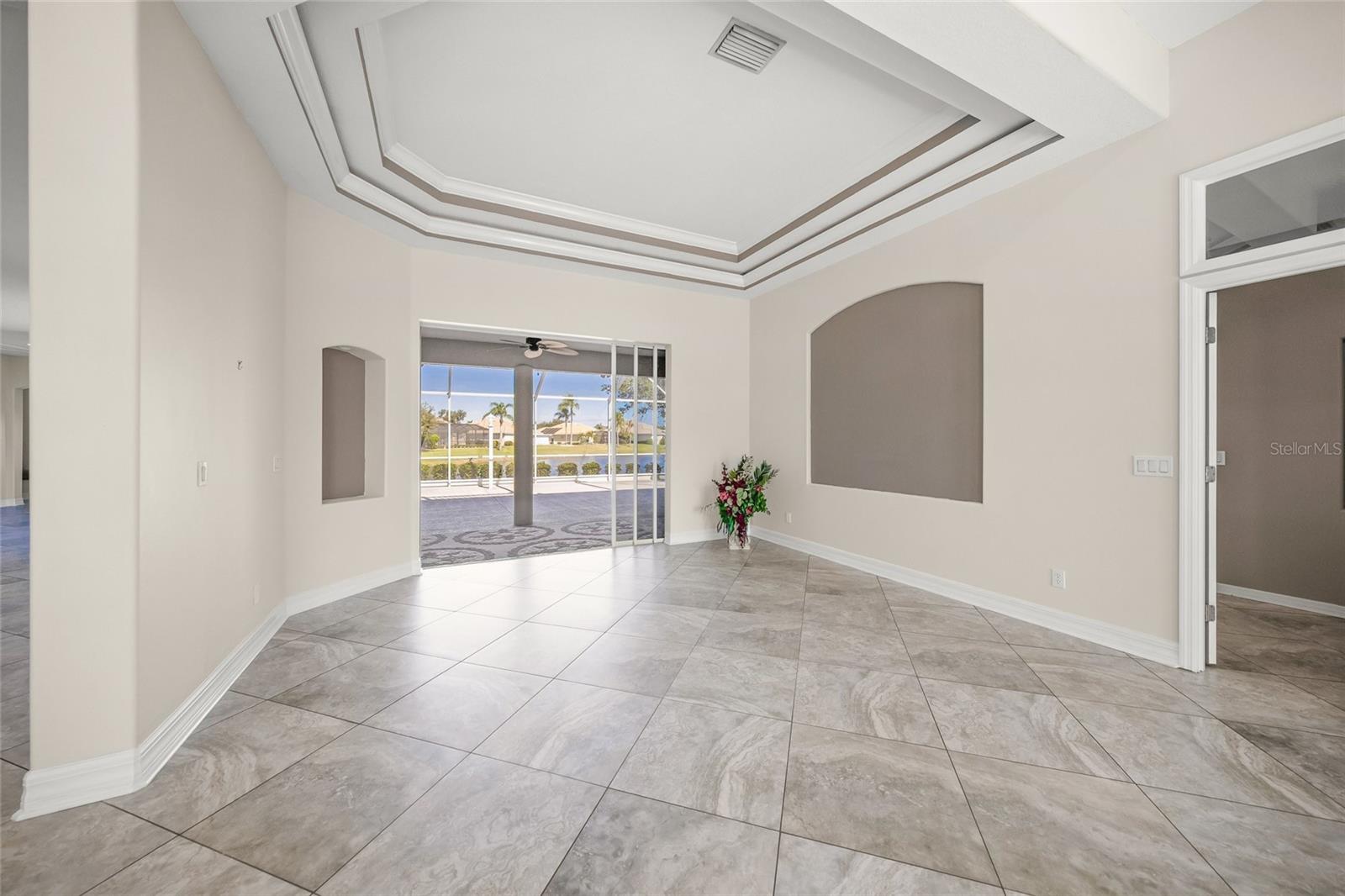 BARTON FARMS, LAUREL LAKES - Residential