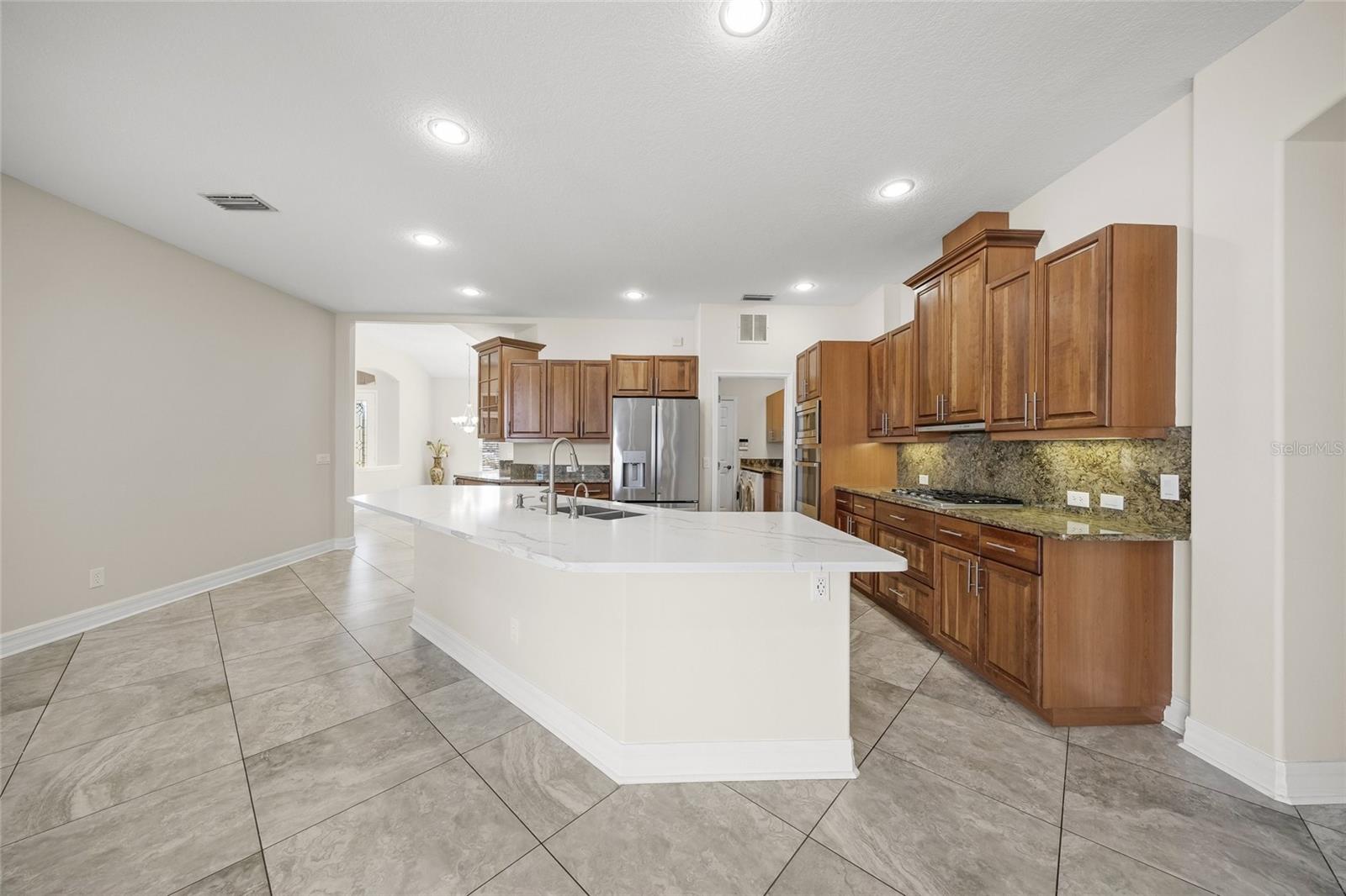 BARTON FARMS, LAUREL LAKES - Residential