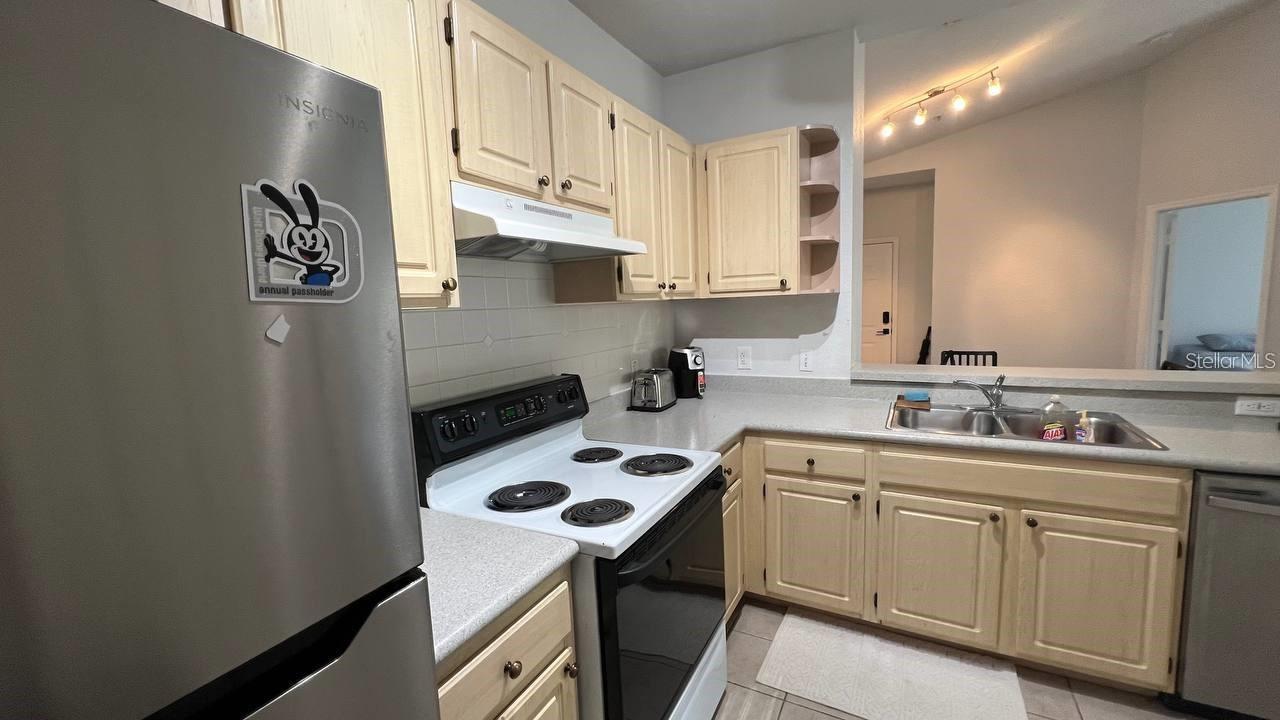 VISCONTI EAST - Residential Lease