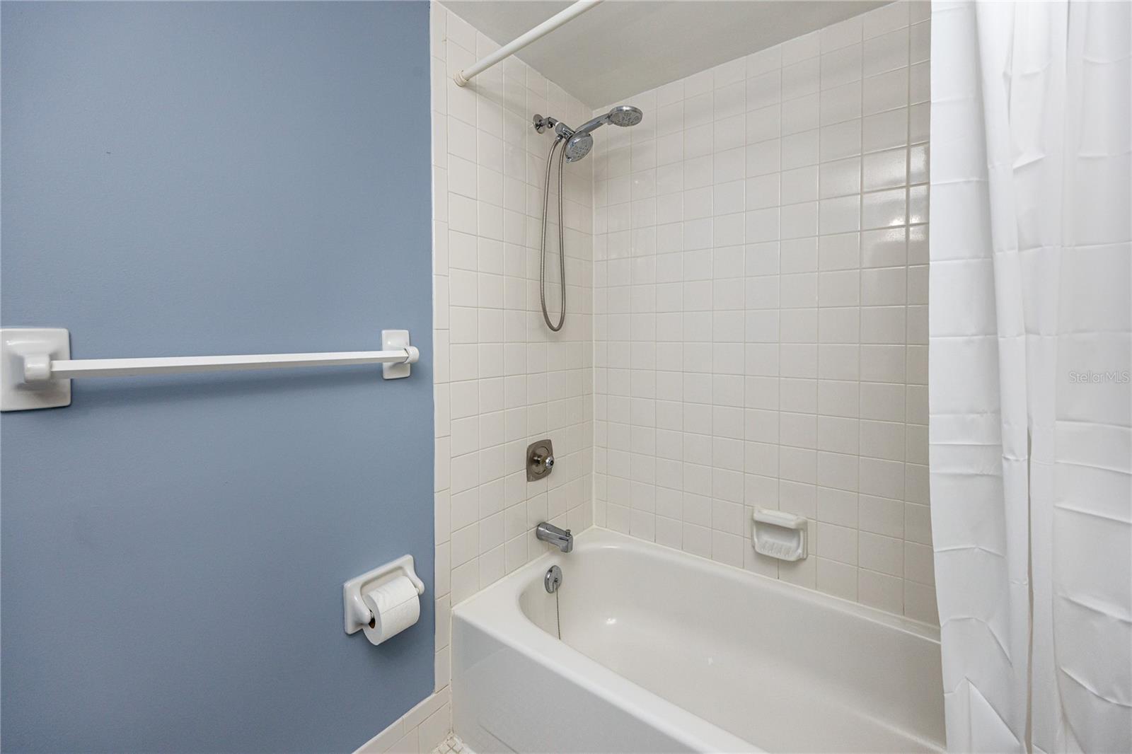 EAST LAKE WOODLANDS CYPRESS ESTATES - Residential Lease