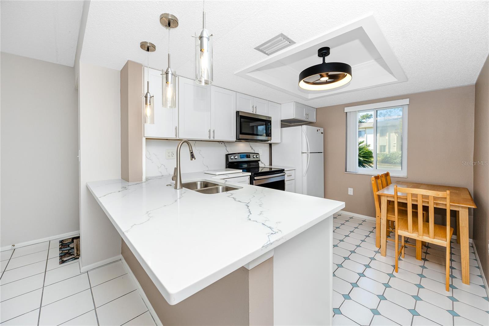 EAST LAKE WOODLANDS CYPRESS ESTATES - Residential Lease