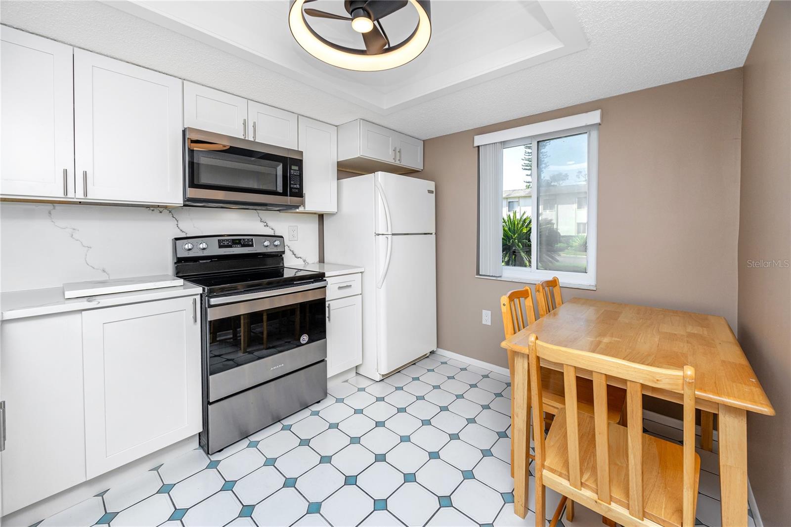 EAST LAKE WOODLANDS CYPRESS ESTATES - Residential Lease